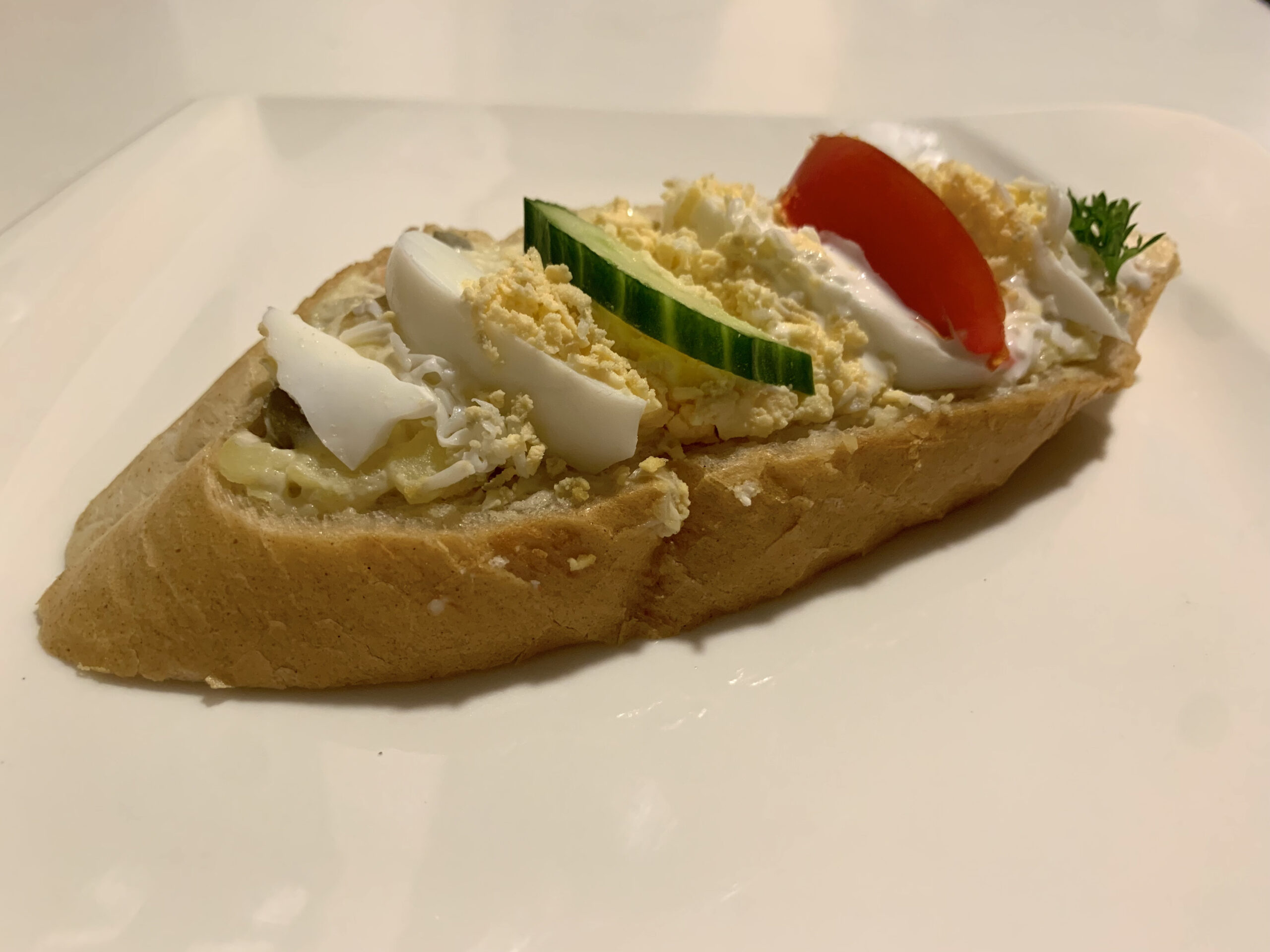 Vegetariánský chlebíček s vejci